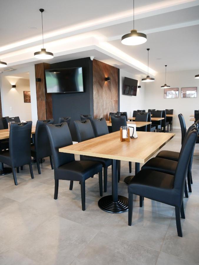 Przystanek Roszkow -Noclegi I Restauracja Экстерьер фото